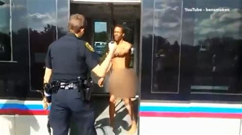 houston police officer naked|VIDEO: Naked man stunned with Taser after slapping Houston。